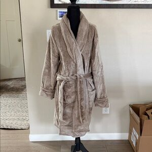 Maison and Jardin tan robe